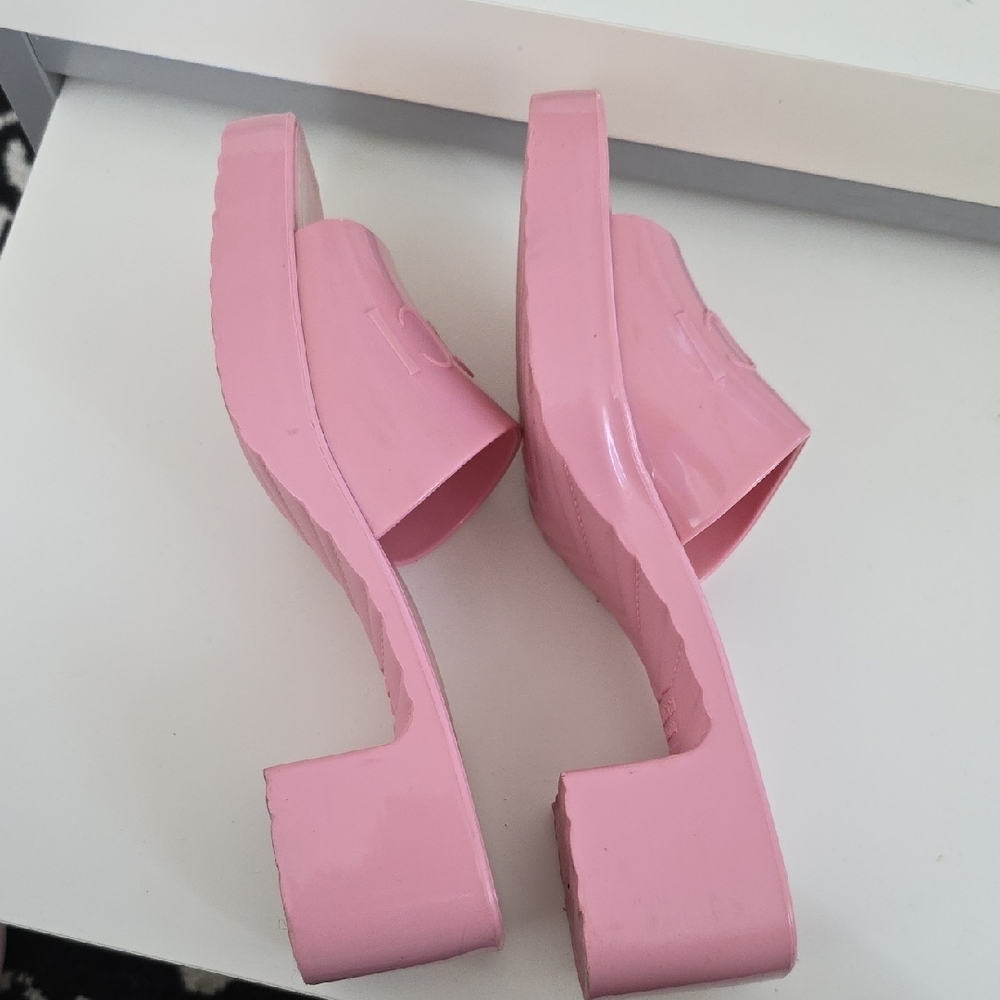 Gucci Pink Patent Leather Slide Mules - Picture 7 of 7